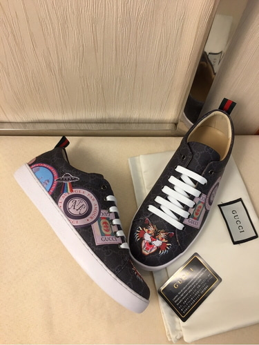 GUCCI 구찌 타이거 스니커즈