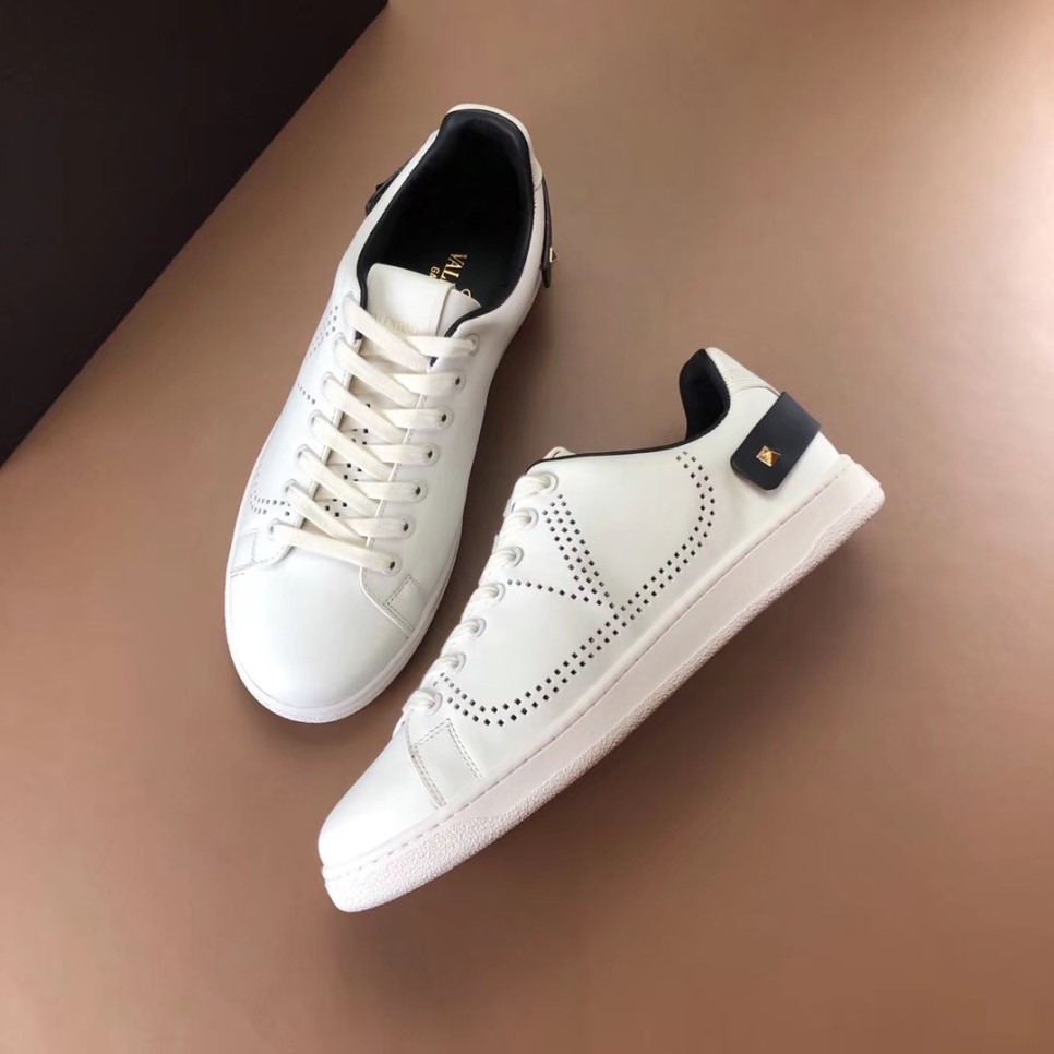 VALENTINO 발렌티노 브이로고 스니커즈