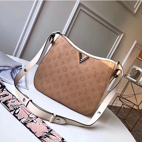LOUIS VUITTON 루이비통 베리 호보 M53347