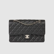5위 [블랙핑크 제니] CHANEL 샤넬 클래식 캐비어 플랩백 블랙 금,은장