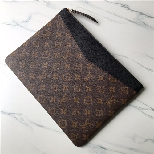 LOUIS VUITTON 루이비통 데일리 클러치신상 M64590