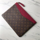 LOUIS VUITTON 루이비통 데일리 클러치신상 M64590