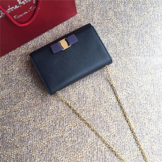 FERRAGAMO 페레가모 미니 체인 숄더백 19CM 22B558-2