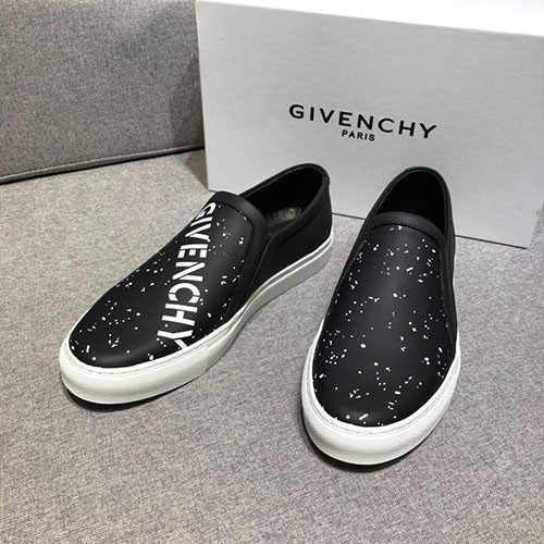 GIVENCHY 지방시 남성용 슬립온 봄신상