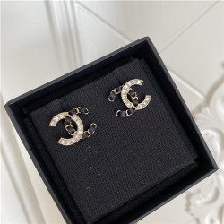 CHANEL 샤넬 귀걸이 C4056 2020/신상 (정품과 비교가능한 퀄리티 )