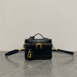 CELINE 셀린느 베니티 케이스백 블랙 119463