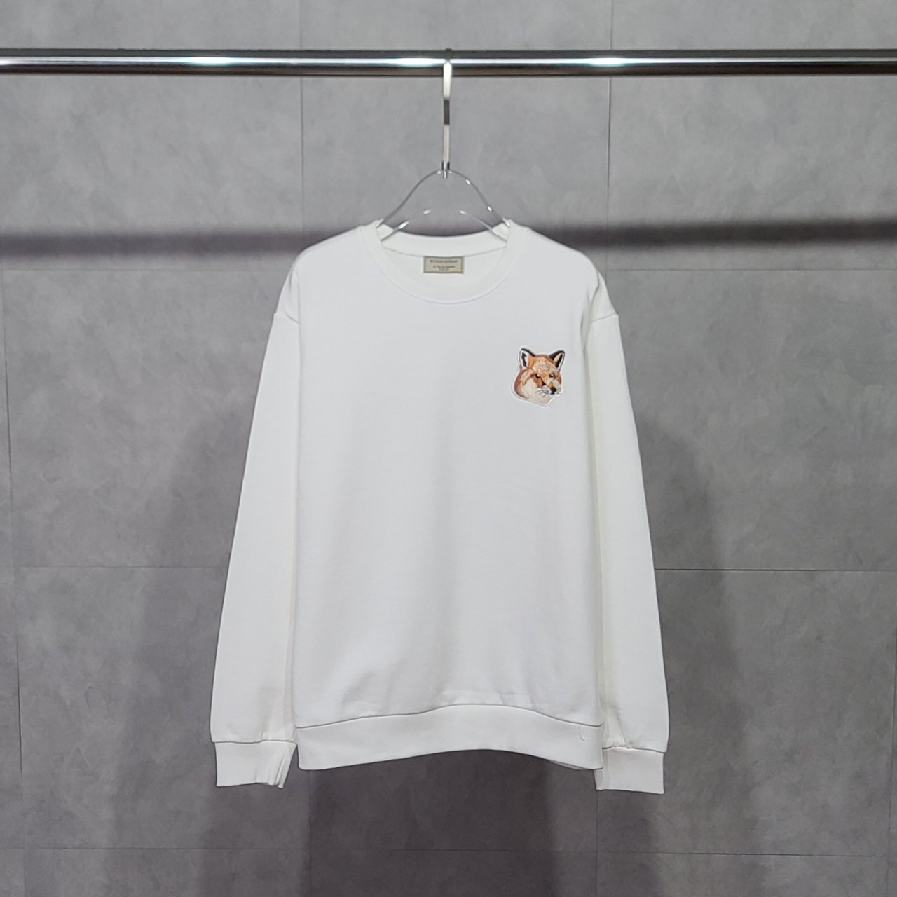 MAISON KITSUNE 메종키츠네 라지폭스 맨투맨
