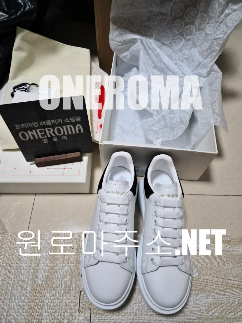 정*윤 고객님 알렉산더맥퀸 스웨이드 오버솔 스니커즈 블랙