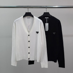 ●월간 판매 3위● PRADA 프라다 로고와펜 베이직 가디건