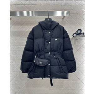 PRADA 프라다 벨트백 구스패딩