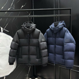 LOUIS VUITTON 루이비통 25054 모노그램 로고 패치 다운 패딩